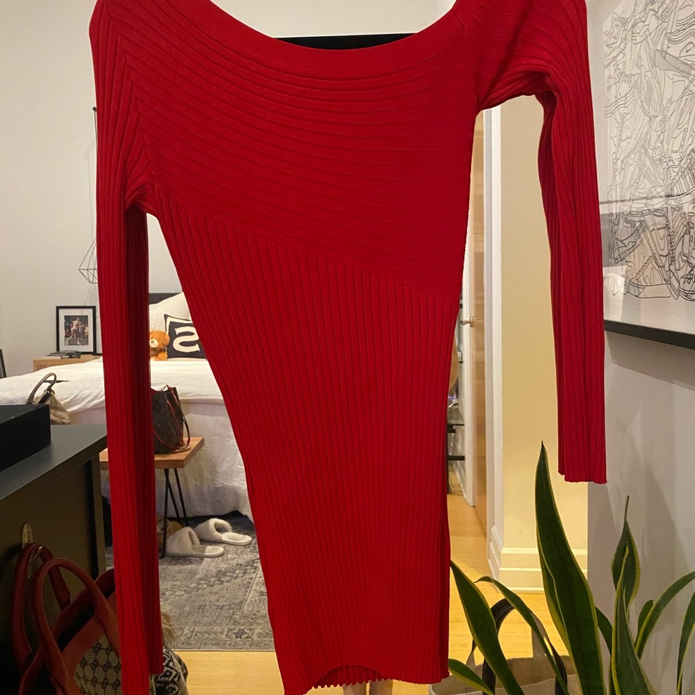 BCBGMaxAzria Red Ribbed Off Shoulder Top ❤️🔥 - Picture 6 of 7